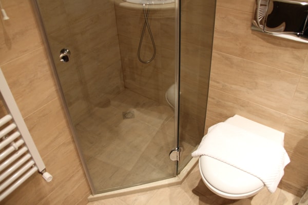 Budapest Hotel Accommodation Sofia Bathroom Budapest Hotel Accommodation Sofia Bathroom