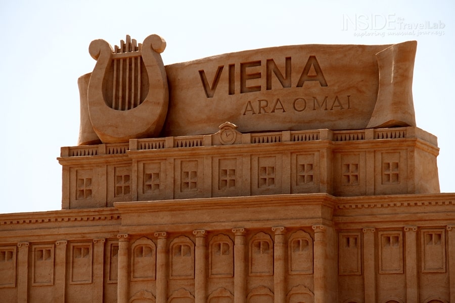 Sand sculpture in Barcelona001