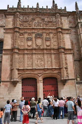 Spain - Salamanca - Universidad Civil Puerta de la Samanca Facade Salamanca Frog