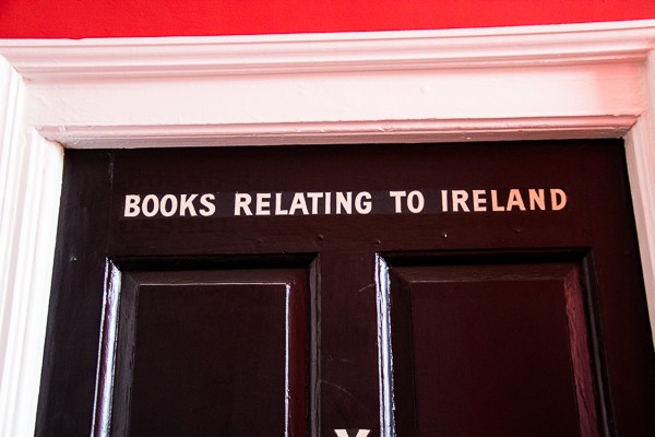 Books relating to Ireland at Marsh's Library @insidetravellab