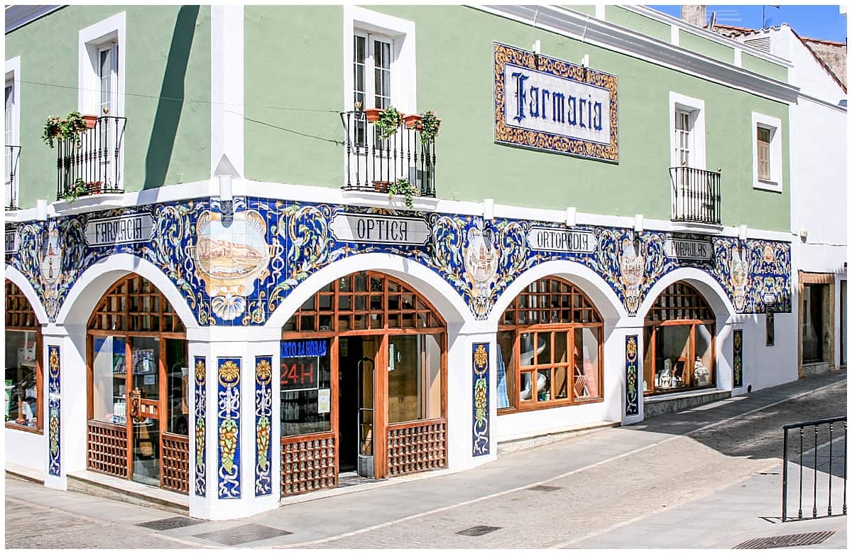 Spain - Zafra - pharmacy on the corner