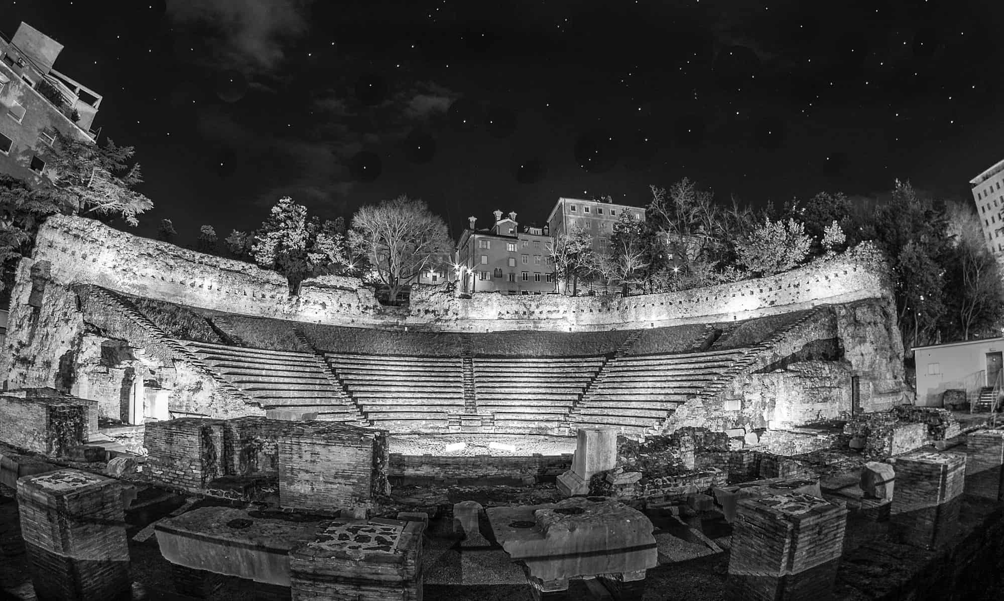 Italy - Trieste - Roman Theatre - L'anfiteatro_Romano_di_Trieste