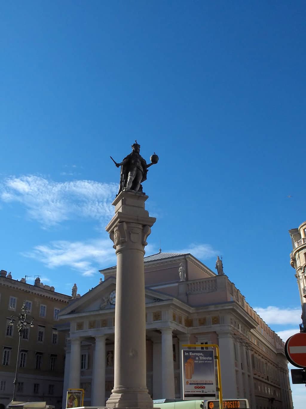 Italy -Trieste_Piazza-della-Borsa