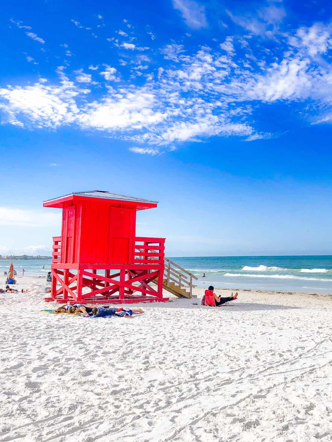 Summer bucket list ideas - lifeguard hut on the beach near Sarasota
