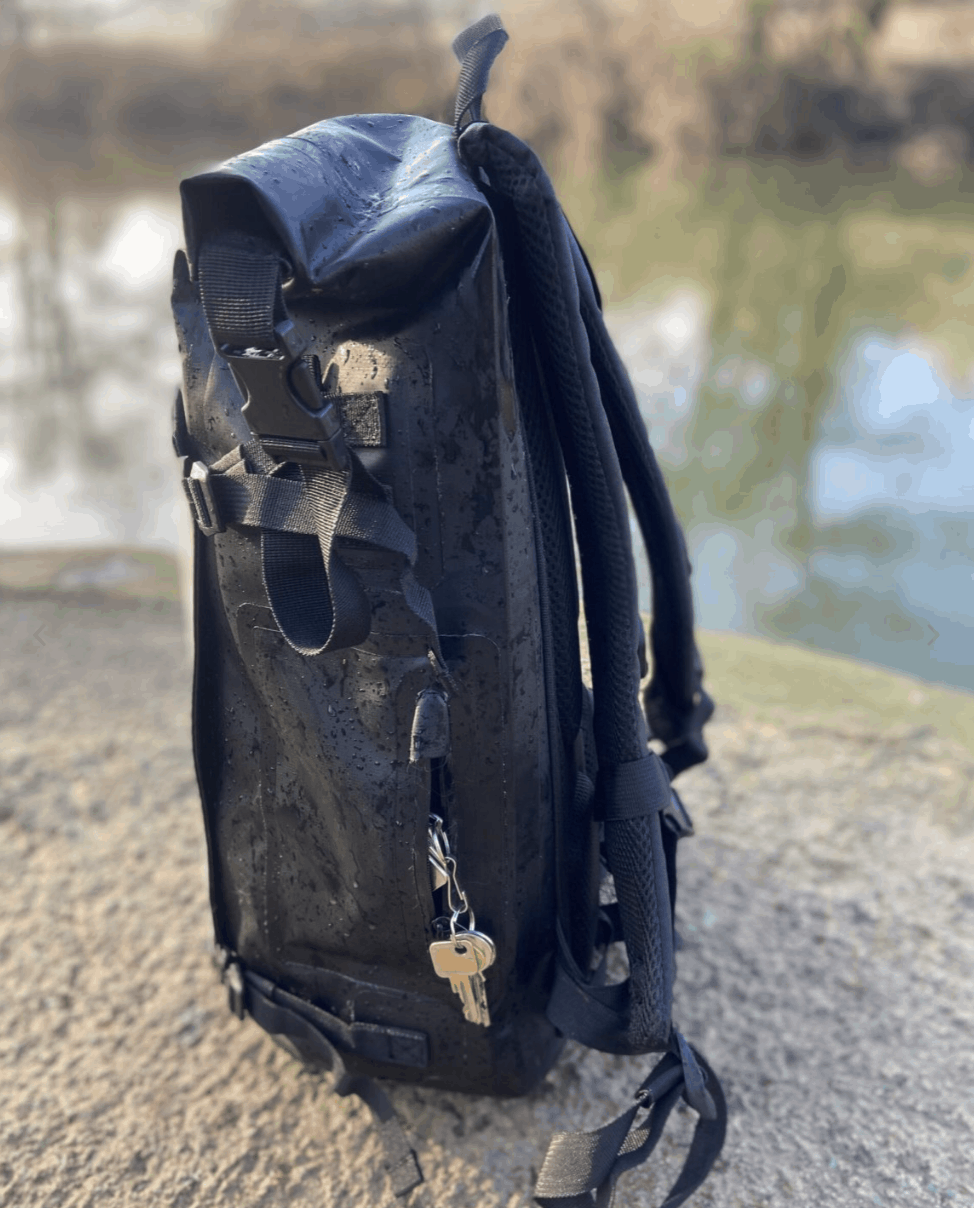 Practical travel gift for men - the Aquaplanet Waterproof rucksack