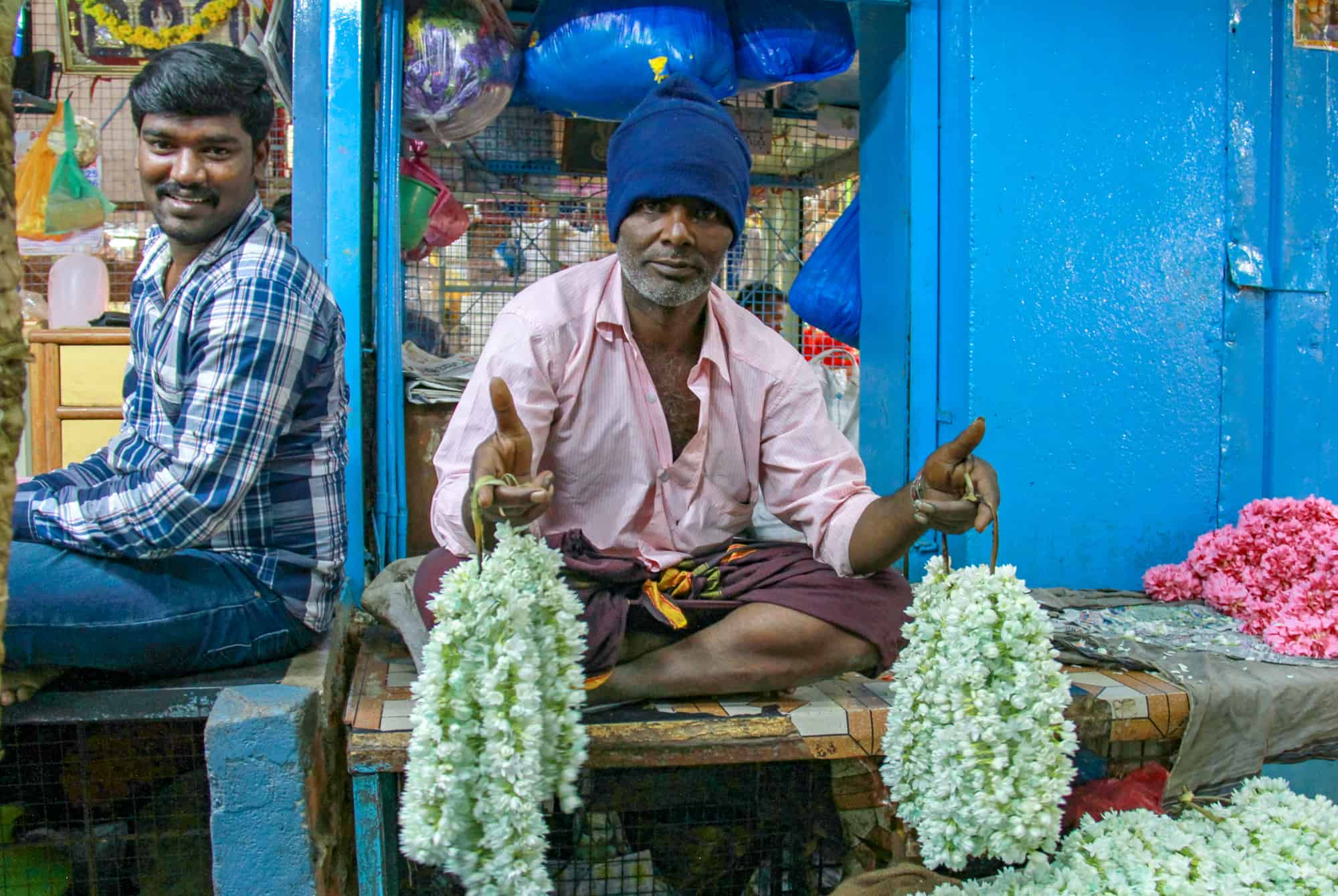 Family bucket list - people at the Bangalore Flower Market