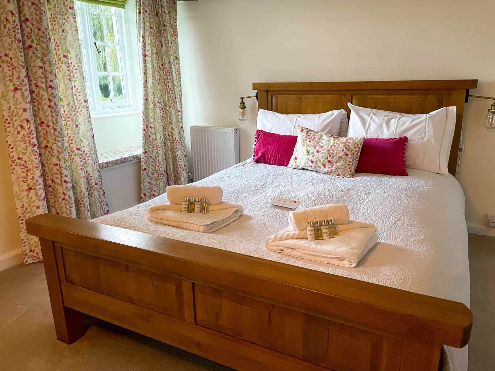 UK - Somerset - Sunrise cottage double bedroom