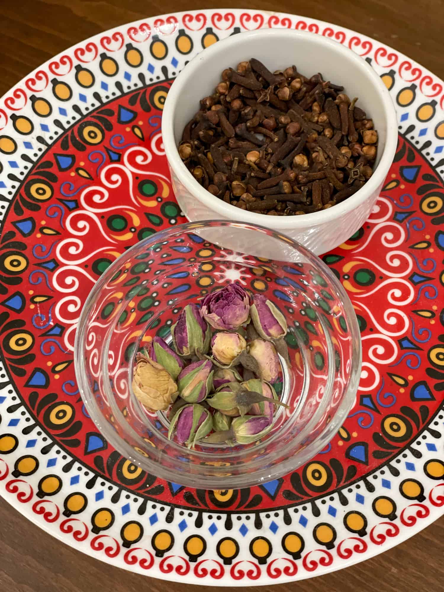 Kazakhstan Food - Cloves and rose buds for tea