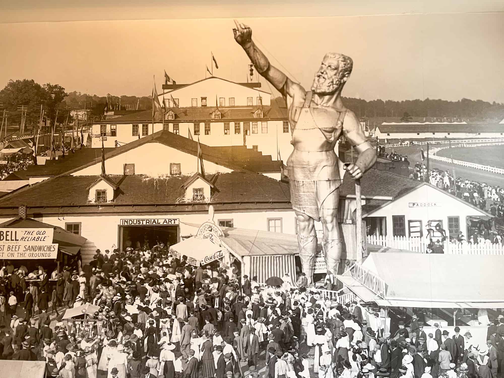 Vulcan largest cast iron statue in the world at the World Fair 1904