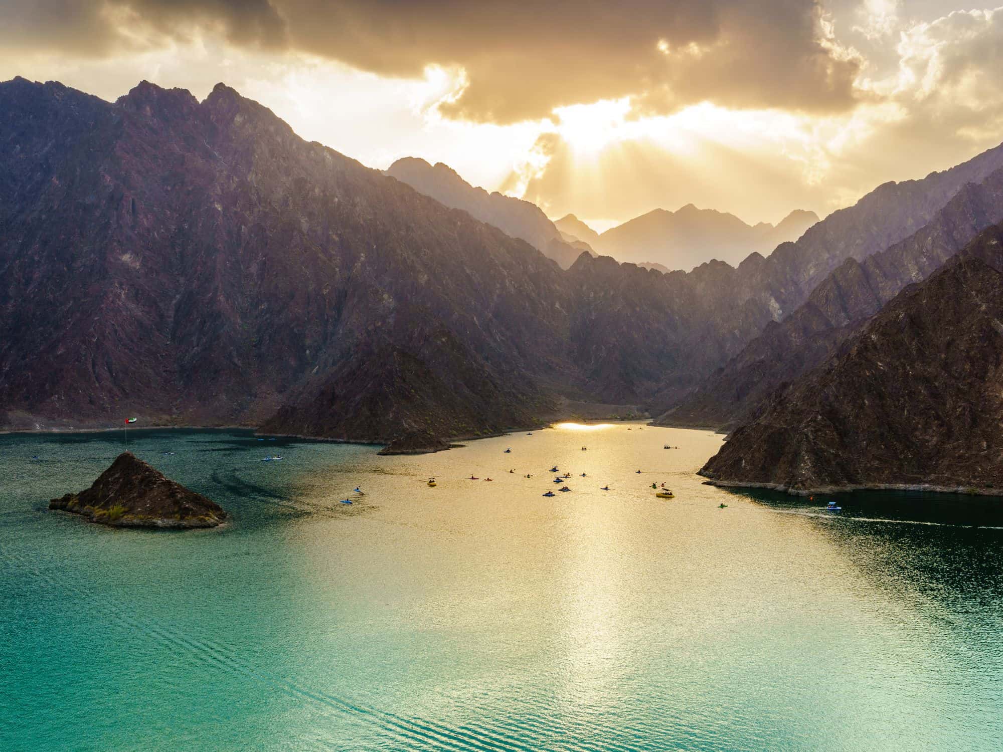 Best hidden gems in Dubai - the mountains and waters of Hatta
