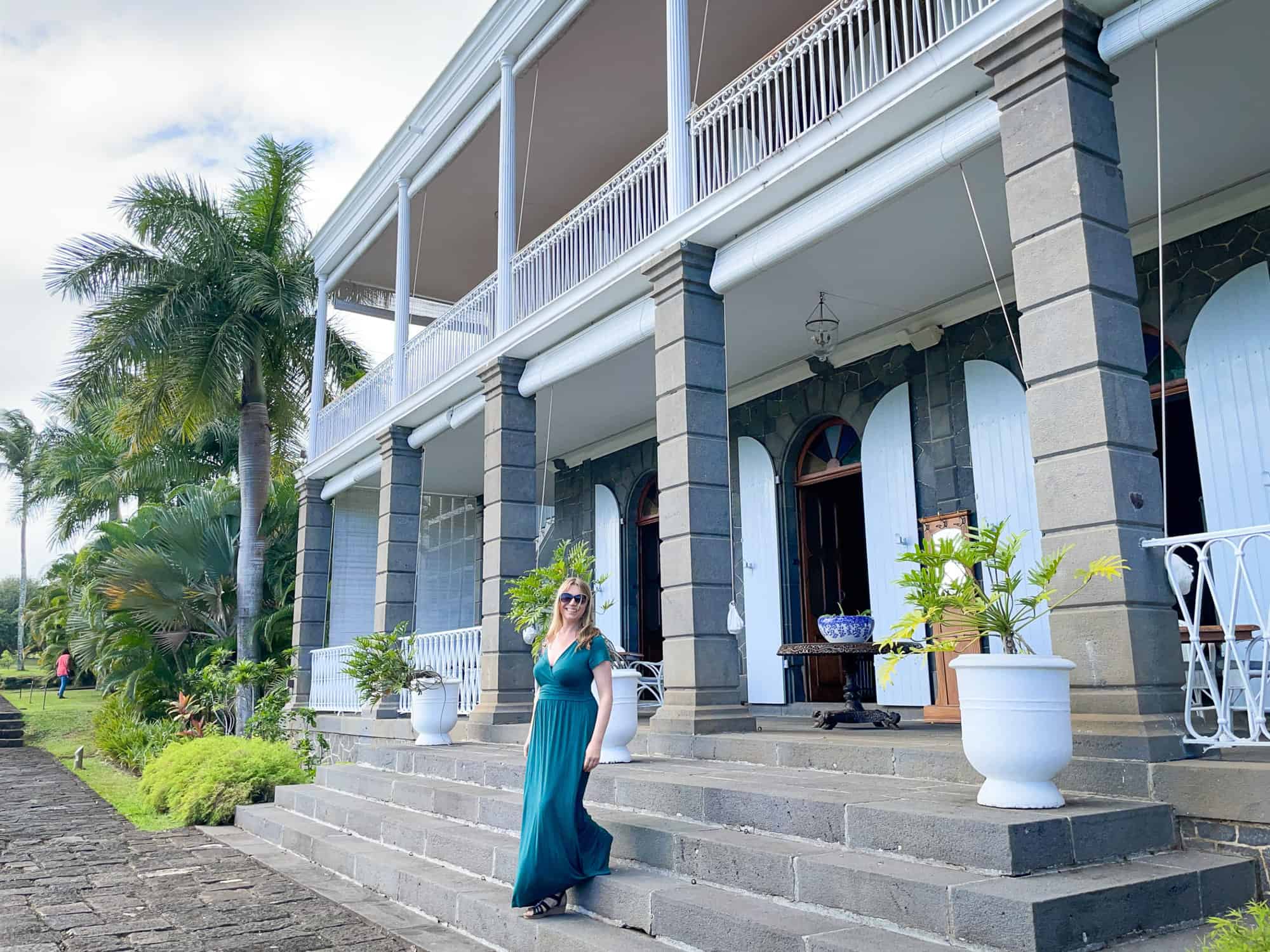 Mauritius - Chateau Bel Ombre - Abigail King on the steps
