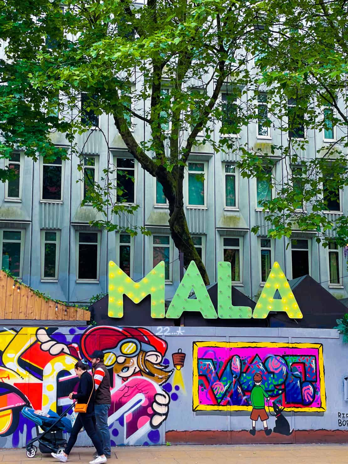 Manchester - bright MALA tsign 