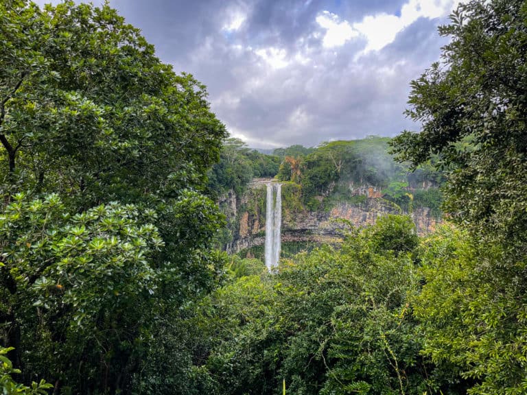 Mauritius-Ecotourism-Chamarel-Park-Double-waterfall-distant-view