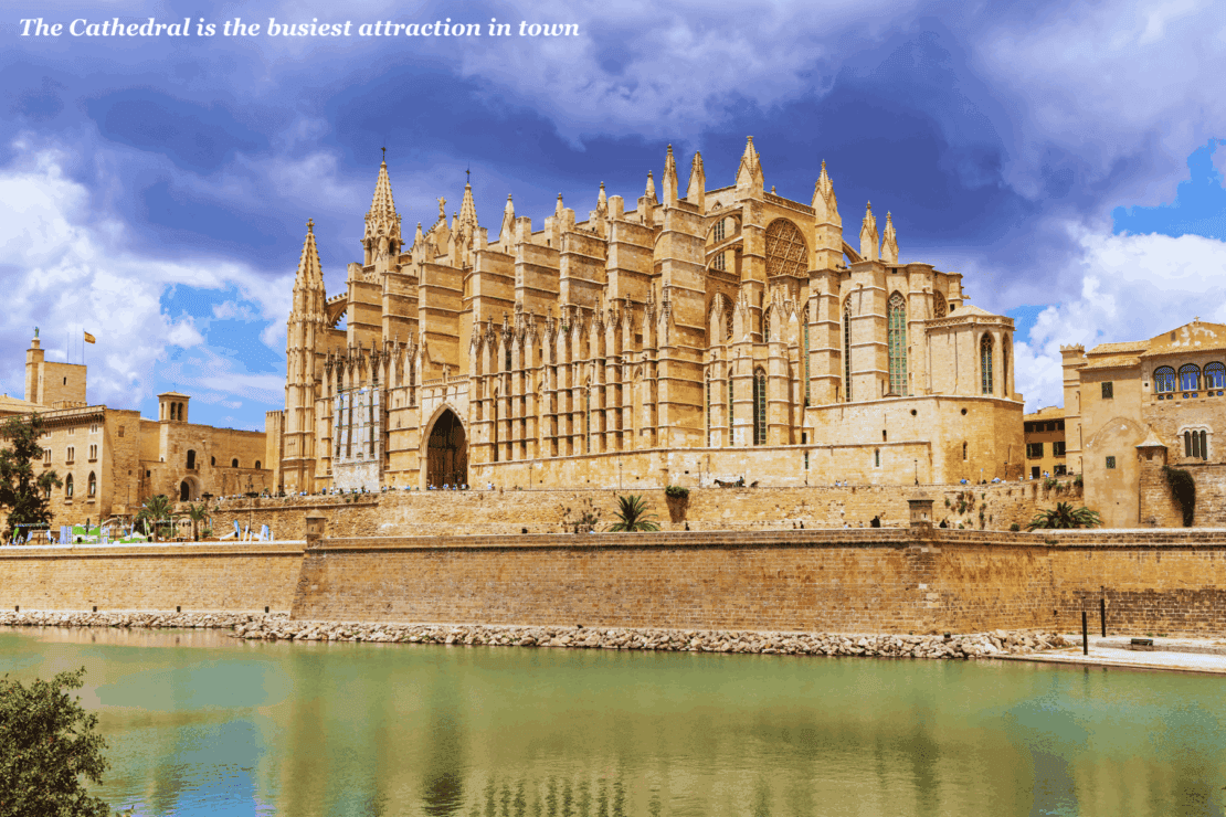 Cathedral de Mallorca on the banks of the water - one day in Palma de Mallorca