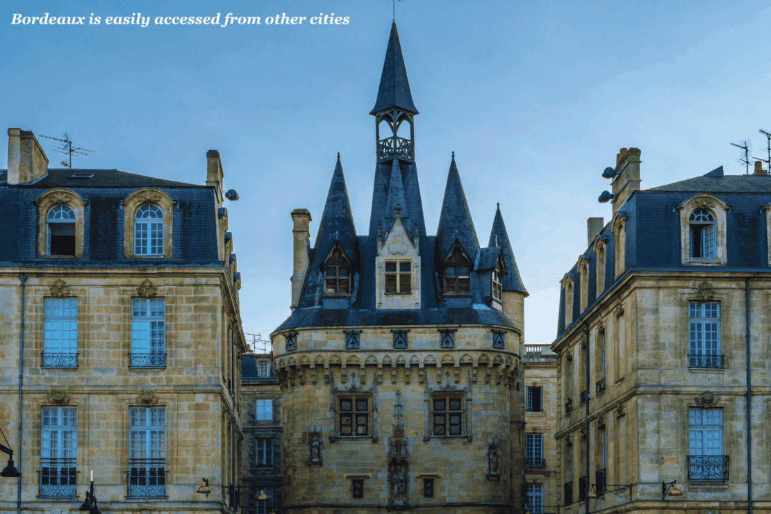 Traditional architecture in Bordeaux, France - Bordeaux itinerary