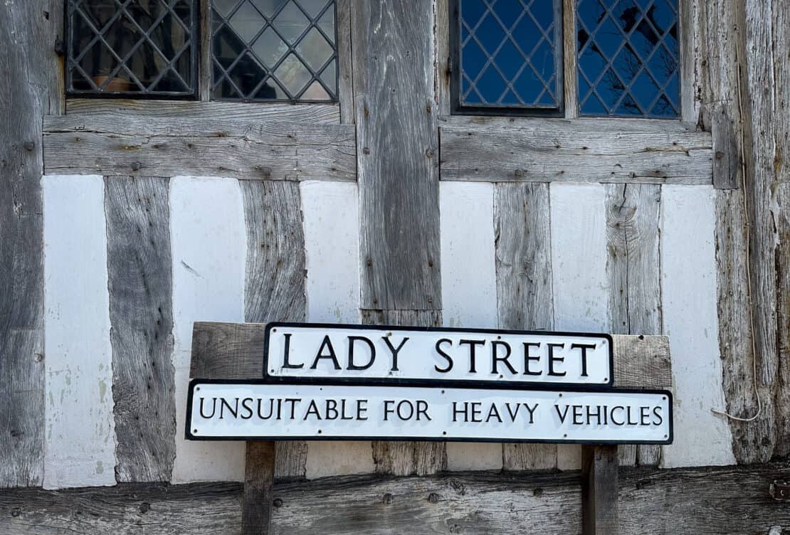 Lady Street unsuitable for heavy vehicles sign in Lavenham
