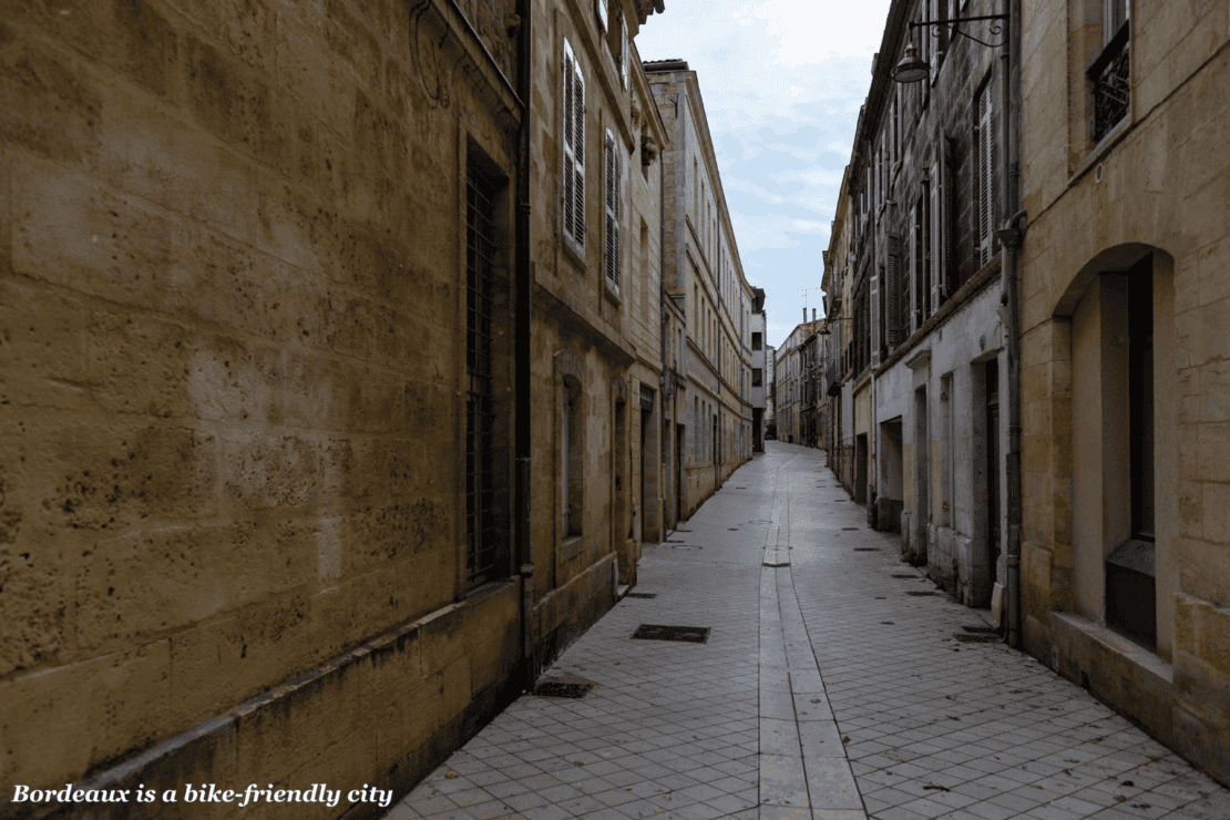 Narrow streets - things to do in bordeaux with kids