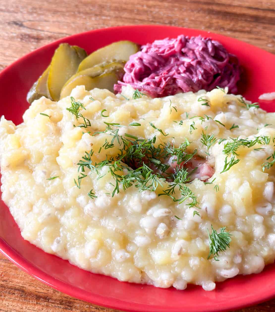 A plate of Mudpilger Porridge, a traditional Estonian dish 
