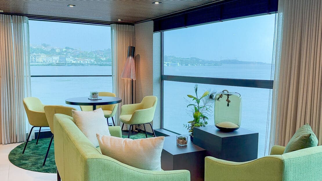 The club lounge aboard the Avalon Alegria with a view of the Douro, Portugal 