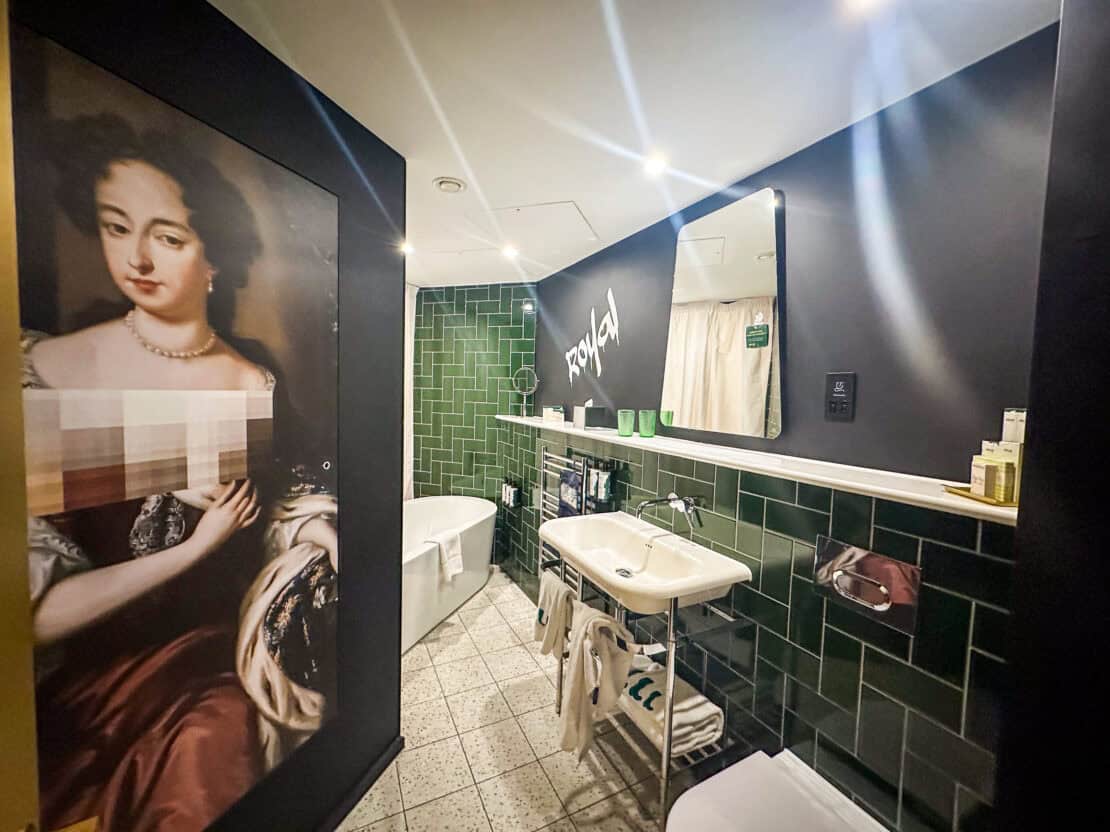 Nhow London Hotel Bathroom Interior